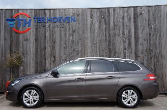 skadebil auto Peugeot 308 SW Active 1.2 Pure Tech Airco Navi Pano Cruise 81KW Euro 6 2015/3