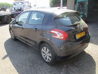 Peugeot 208 1.6 e HDI Blue Lease picture 5