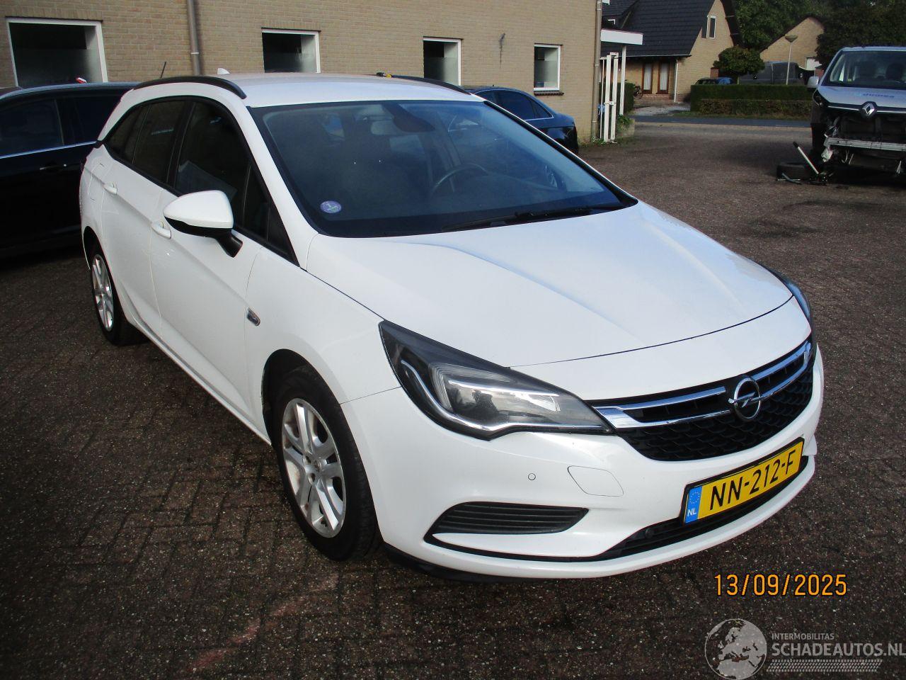 Opel Astra SPORTS TOURER 1.0 Online Ed REST BPM 500 EURO !!!!