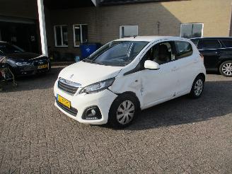Peugeot 108 1.0 e-Vti Active Airco NAP picture 3
