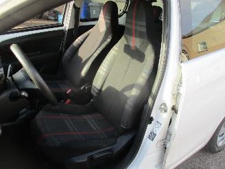 Peugeot 108 1.0 e-Vti Active Airco NAP picture 17