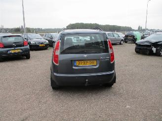 Skoda Roomster 1.6-16V Comfort picture 6
