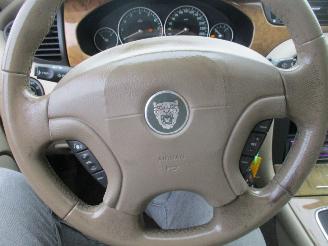 Jaguar X-type 2.0 V6 EXECUTIVE picture 14