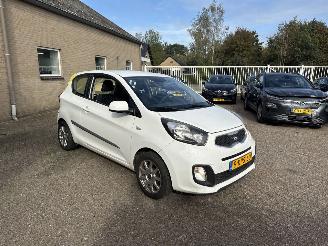 Schadeauto Kia Picanto 1.0 CVVT ISG Comf.P. 2013/6
