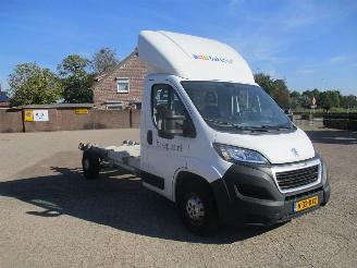 skadebil auto Peugeot Boxer 335 2.2 HDI L4 Prem. 2022/9