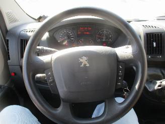 Peugeot Boxer 335 2.2 HDI L4 Prem. picture 12