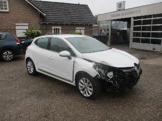 damaged passenger cars Renault Clio 1.0 TCe Bi-Fuel Intens 2021/10