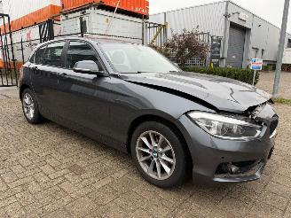Voiture accidenté BMW 1-serie 118i High Executive 2018/9