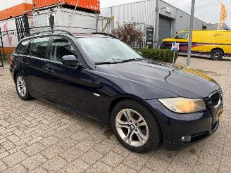 damaged passenger cars BMW 3-serie Touring 320i Business Line 2009/7