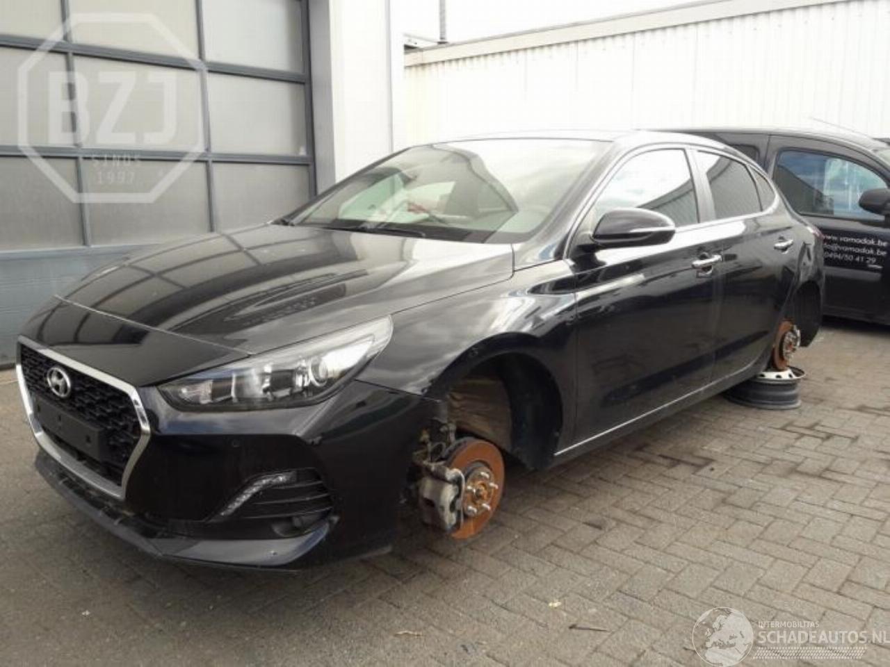 Hyundai I-30 i30 (PDEB5/PDEBB/PDEBD/PDEBE), Hatchback, 2016 1.0 T-GDI 12V