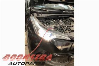 Toyota C-HR C-HR (X1,X5), SUV, 2016 1.8 16V Hybrid picture 8