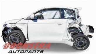 Fiat 500 500e (332), Hatchback, 2020 42 kWh 3+1 picture 2