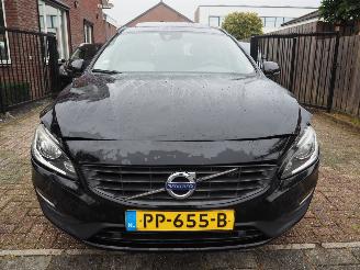 Volvo V-60 2.0 D2 Momentum picture 2