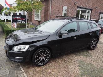 Schadeauto Volvo V-60 2.0 D2 Momentum 2016/9