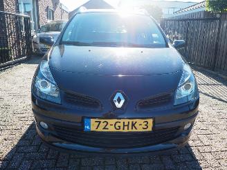 Renault Clio 1.6-16V Dynamique Automaat picture 2
