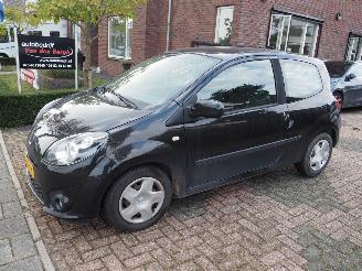 Damaged car Renault Twingo 1.2-16V Dynamique 2010/8