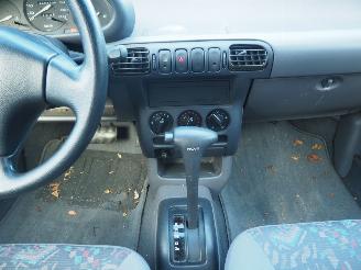 Nissan Micra 1.3 LX Automaat picture 13