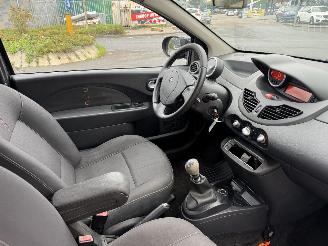 Renault Twingo 1.2 16V AIRCO picture 6