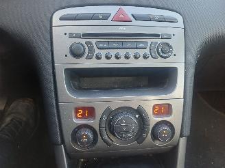 Peugeot 308 1.6 VTi XS picture 10