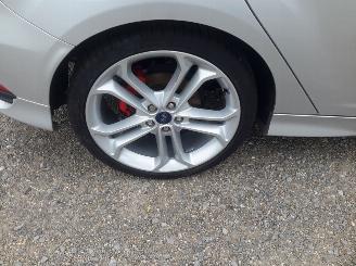 Ford Focus ST 2.0 16v Turbo picture 10