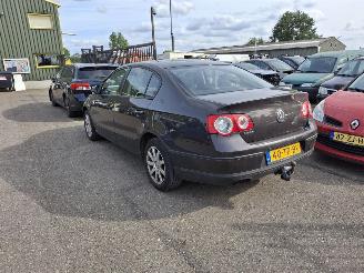 Volkswagen Passat  picture 3