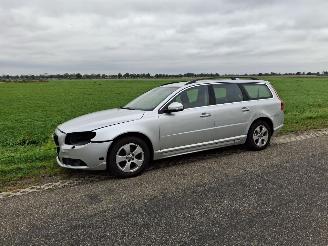  Volvo V-70  2010/4