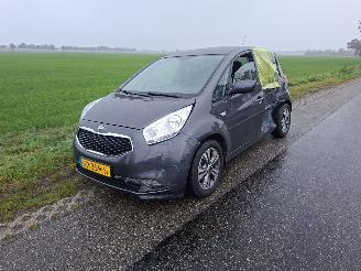 krockskadad bil auto Kia Venga 1.6 CVVT AUTOMAAT 2015/7