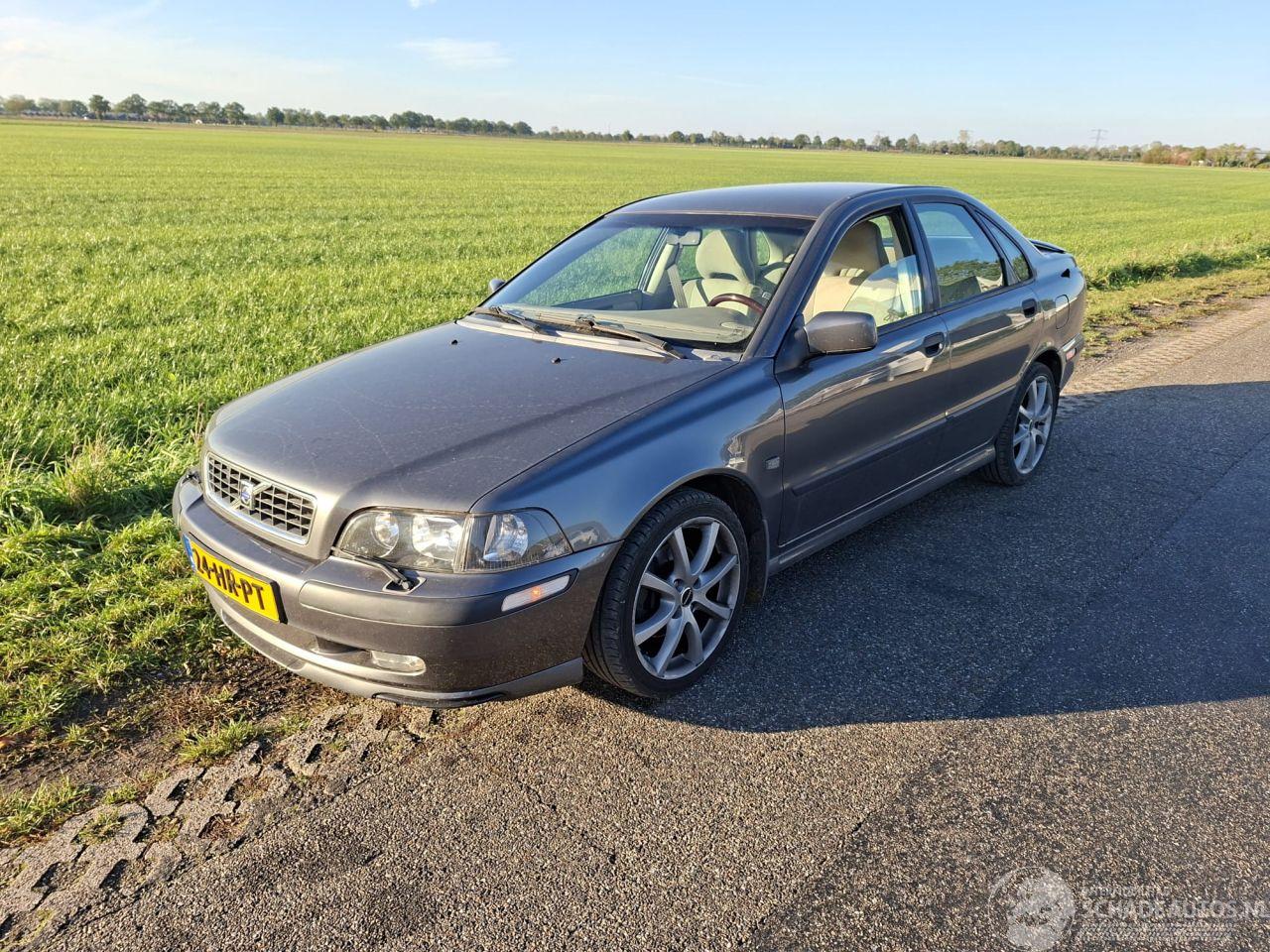 Volvo S-40 2.0 16V
