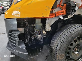 Peugeot e-Expert Long 100-KW 75kwh Automaat Premium picture 4