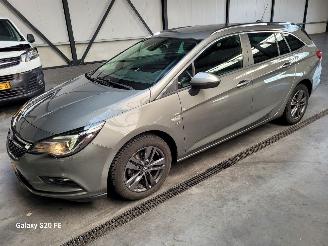 krockskadad bil auto Opel Astra Sports Tourer 1.4 Turbo 110-KW Automaat 120-Jaar-Edition 2019/10