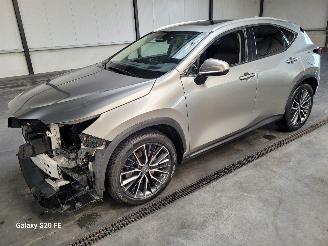 Coche accidentado Lexus NX 450h+ Plug-In-Hybrid 227-KW Automaat AWD 2022/8