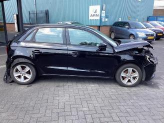 Audi A1 A1 Sportback (8XA/8XF), Hatchback 5-drs, 2011 / 2018 1.0 TFSI Ultra 12V picture 4