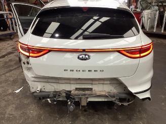 Kia Pro cee d Proceed (CD), Combi 5-drs, 2018 1.0i T-GDi 12V picture 15