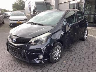 Salvage car Toyota Yaris Yaris III (P13), Hatchback, 2010 / 2020 1.5 16V Hybrid 2012/7
