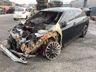 Salvage car Mercedes Cla-klasse CLA Shooting Brake (117.9), Combi, 2015 / 2019 1.6 CLA-180 16V 2018/4
