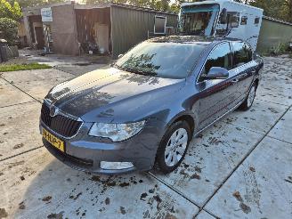 skadebil auto Skoda Superb 1.4 TSI Comfort 2009/1