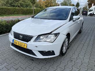 uszkodzony samochody osobowe Seat Leon 1.0 85Kw  EcoTSI Style Business Intense Navi Clima Cruise Pdc 2017/7