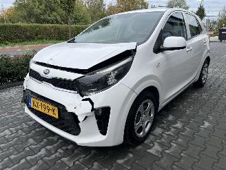 Schadeauto Kia Picanto 1.0 CVVT ComfortLine 2017/5