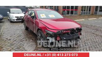 Vrakbiler auto Mazda 3 3 Sport (BP), Hatchback, 2018 2.0 SkyActiv-G 122 Mild Hybrid 16V 2021