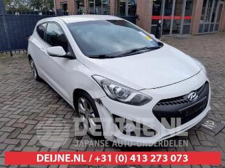 Uttjänta bilar auto Hyundai I-30 i30 (GDHB5), Hatchback, 2011 1.6 CRDi Blue Drive 16V VGT 2013/12