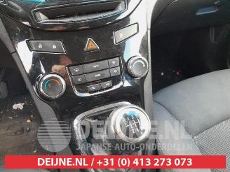 Chevrolet Orlando Orlando, -, 2010 / 2015 2.0 D 16V picture 23