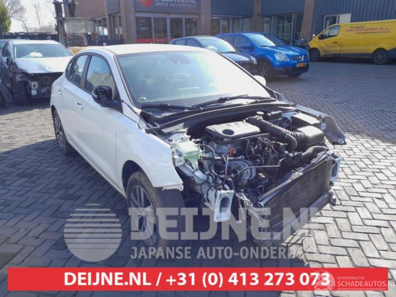 Hyundai I-30 i30 (PDEB5/PDEBB/PDEBD/PDEBE), Hatchback, 2016 1.0 T-GDI 12V