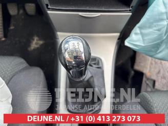 Toyota Corolla Corolla (E12), Hatchback, 2002 / 2007 1.6 16V VVT-i picture 12