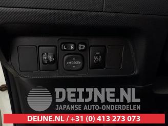 Toyota Auris Auris (E15), Hatchback, 2006 / 2012 1.33 Dual VVT-I 16V picture 19