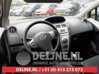 Toyota Yaris Yaris II (P9), Hatchback, 2005 / 2014 1.3 16V VVT-i picture 17