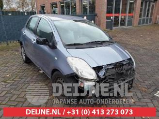Toyota Yaris Yaris II (P9), Hatchback, 2005 / 2014 1.33 16V Dual VVT-I picture 2