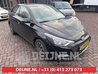 Coche siniestrado Hyundai I-20 i20 (GBB), Hatchback, 2014 / 2020 1.2i 16V 2016/6