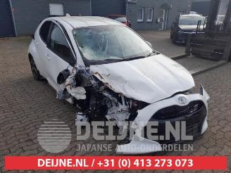 Salvage car Toyota Yaris Yaris IV (P21/PA1/PH1), Hatchback, 2020 1.5 12V Hybrid 115 2025