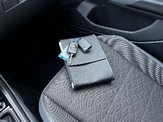 Volkswagen T-Cross 1.0 TSI AUTOMAAT / NAVI / CAMERA / CRUISE picture 15