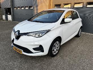 damaged passenger cars Renault Zoé R110 52kWh AIRCO / CRUISE / NAVI 2020/1